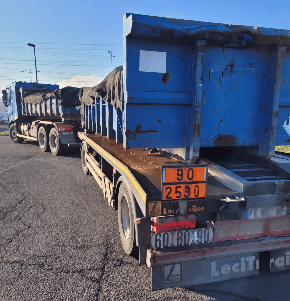 Certification amiante et CSTMD : transport de bennes amovibles d'amiante UN 2590